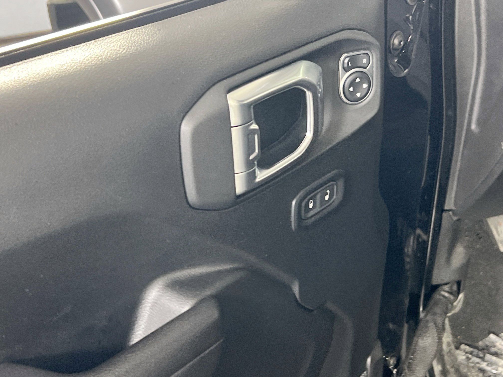 Used 2023 Jeep Wrangler Unlimited Sport image 18