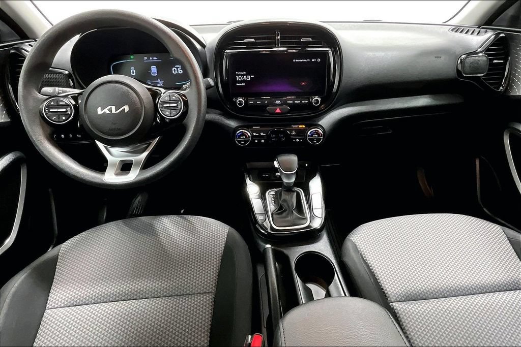 Used 2023 Kia Soul S FWD image 18