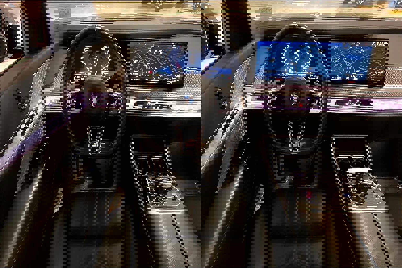 Certified 2023 BMW 760i xDrive w/ Executive Package image 5