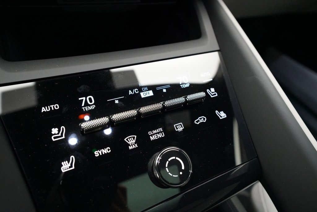 Used 2024 Porsche Macan 4 Electric image 28