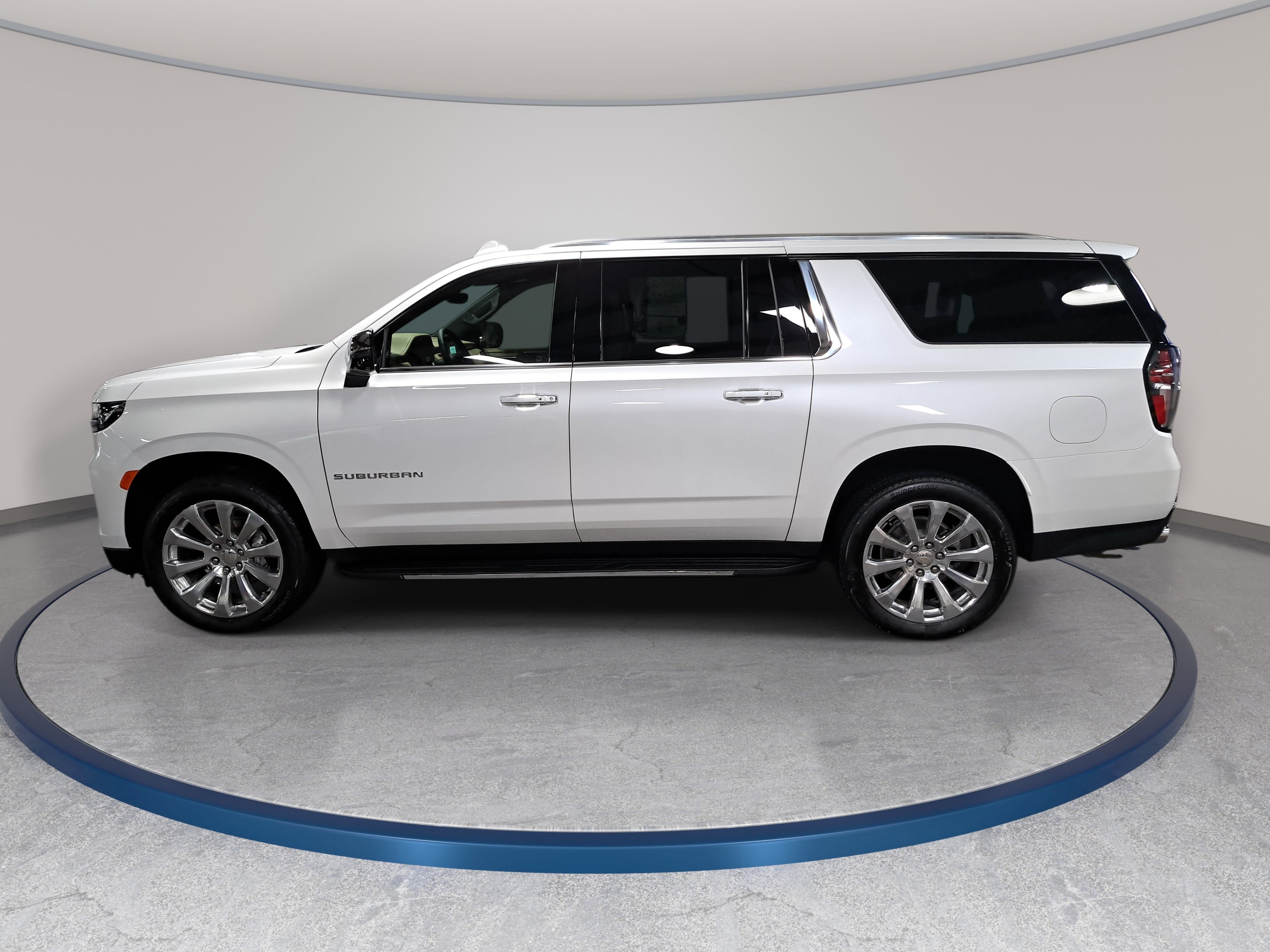 Used 2024 Chevrolet Suburban Premier AWD/4WD image 8