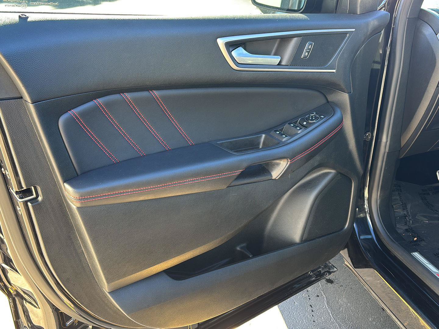 Certified 2023 Ford Edge ST-Line AWD/4WD image 9