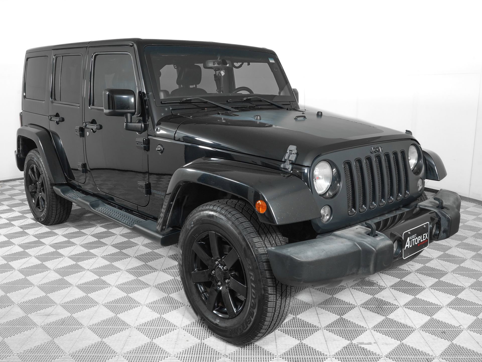 Used 2014 Jeep Wrangler Unlimited Sahara image 3