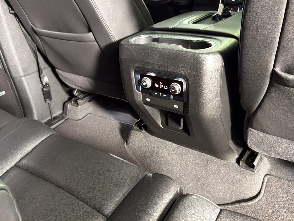 Used 2024 Chevrolet Suburban LT AWD/4WD image 33