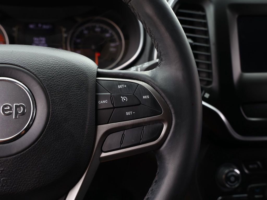 Used 2019 Jeep Cherokee Latitude Plus image 27