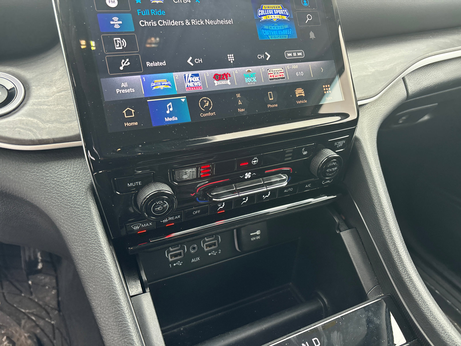 Used 2023 Jeep Grand Cherokee Limited image 21