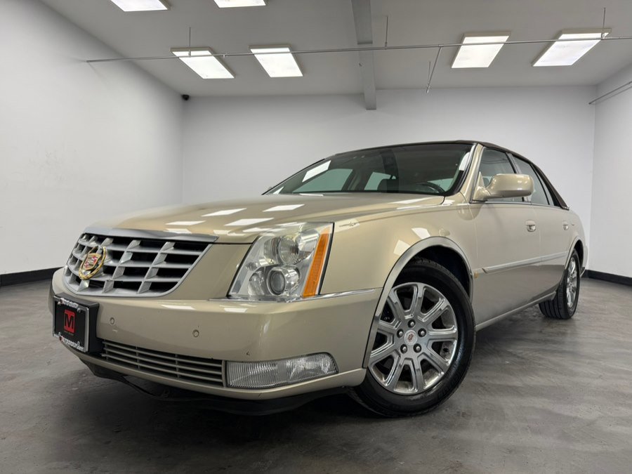 Used 2008 Cadillac DTS w/ Sun And Sound Package image 3