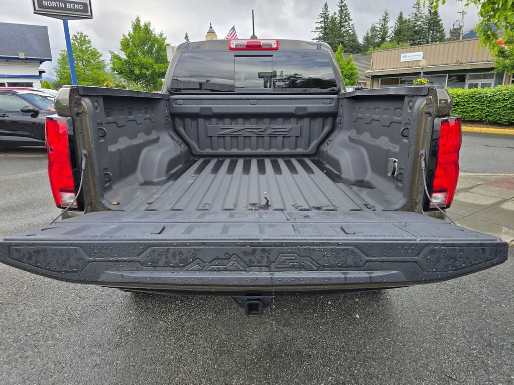 Used 2024 Chevrolet Colorado ZR2 AWD/4WD image 15