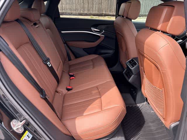 Used 2022 Audi e-tron Premium AWD/4WD image 22