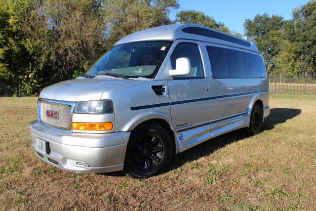 Used 2019 GMC Savana 2500 w/ Enhanced Convenience Package image 2