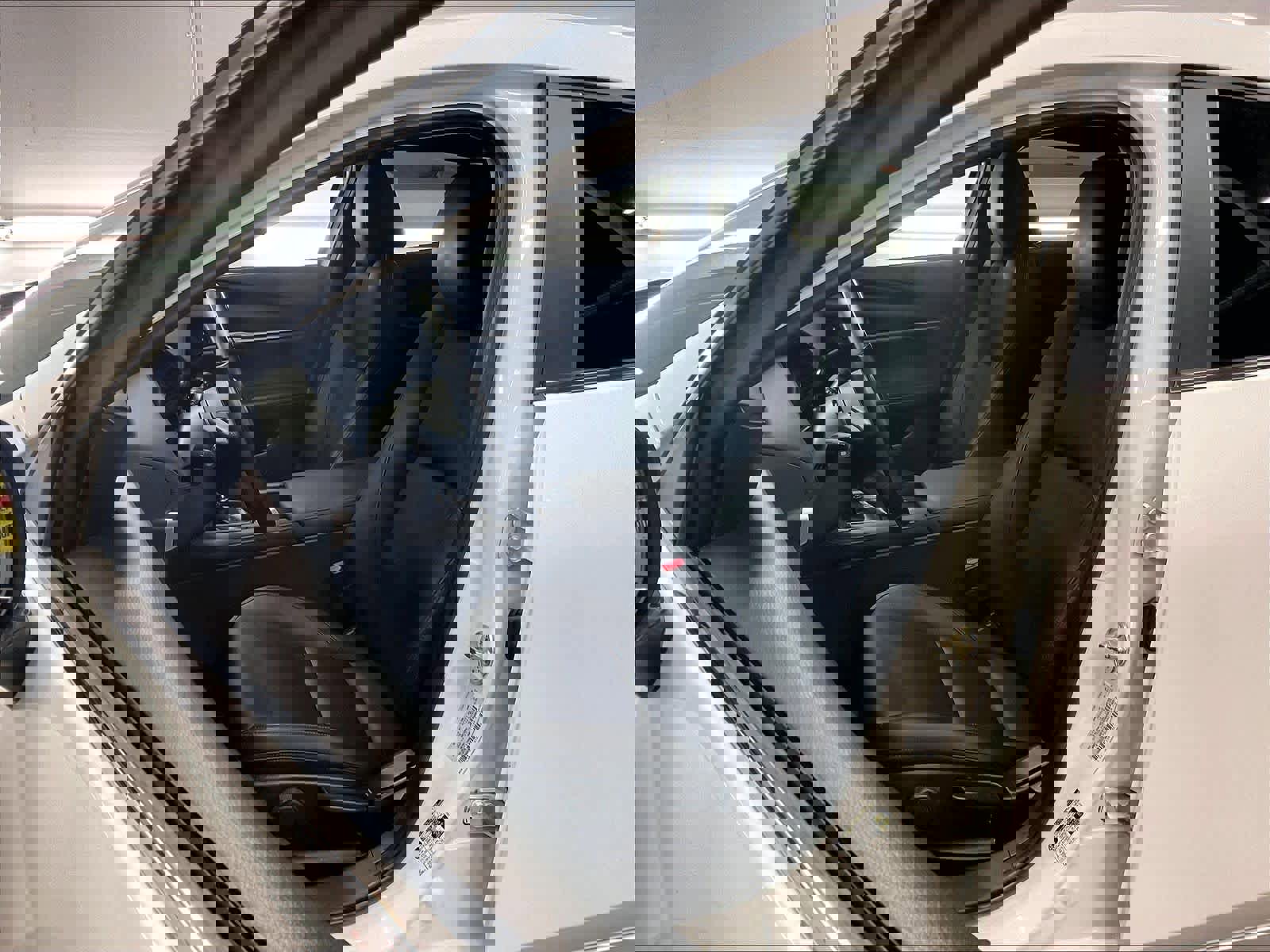 Used 2020 MAZDA MAZDA3 Hatchback image 26