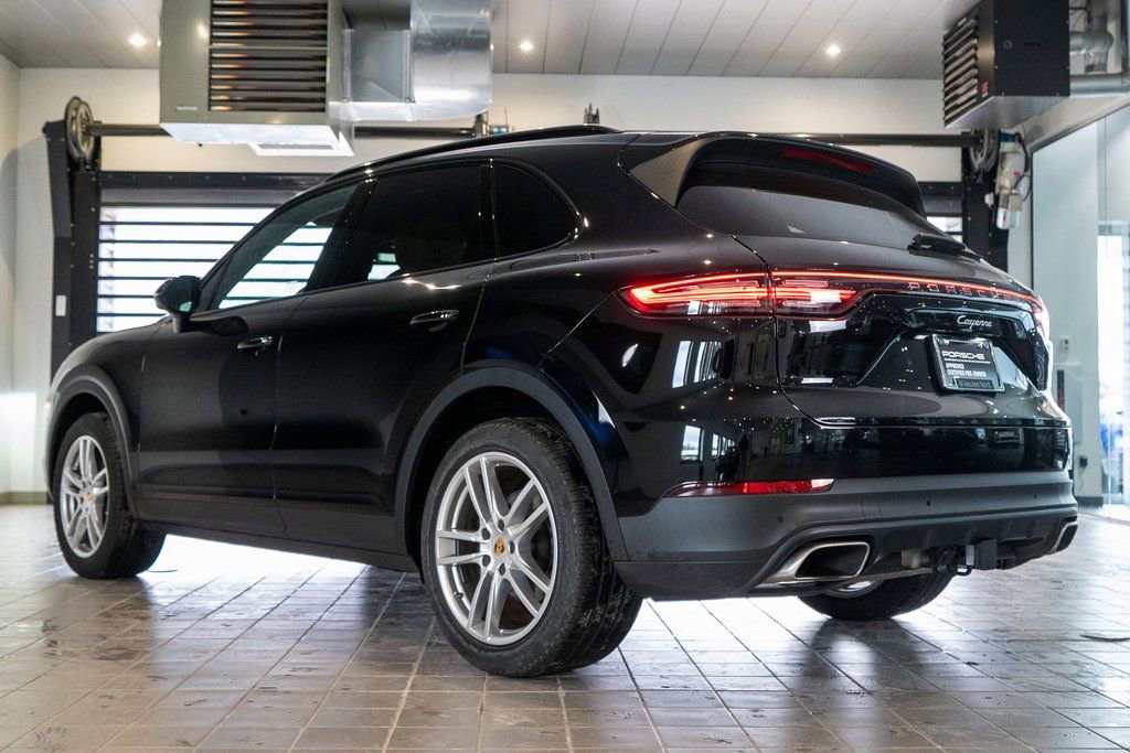 Used 2023 Porsche Cayenne image 3