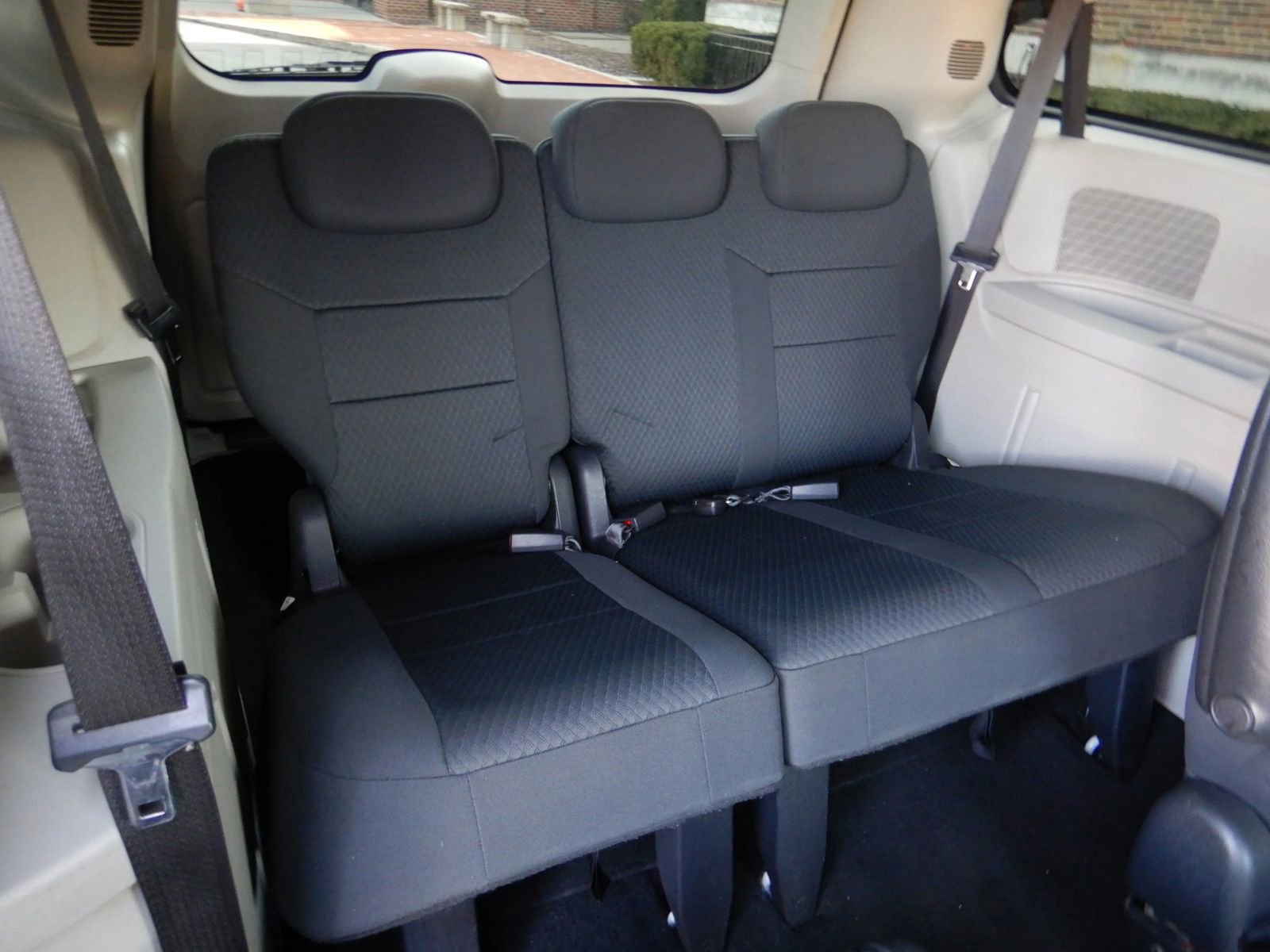 Used 2010 Dodge Grand Caravan SXT image 22