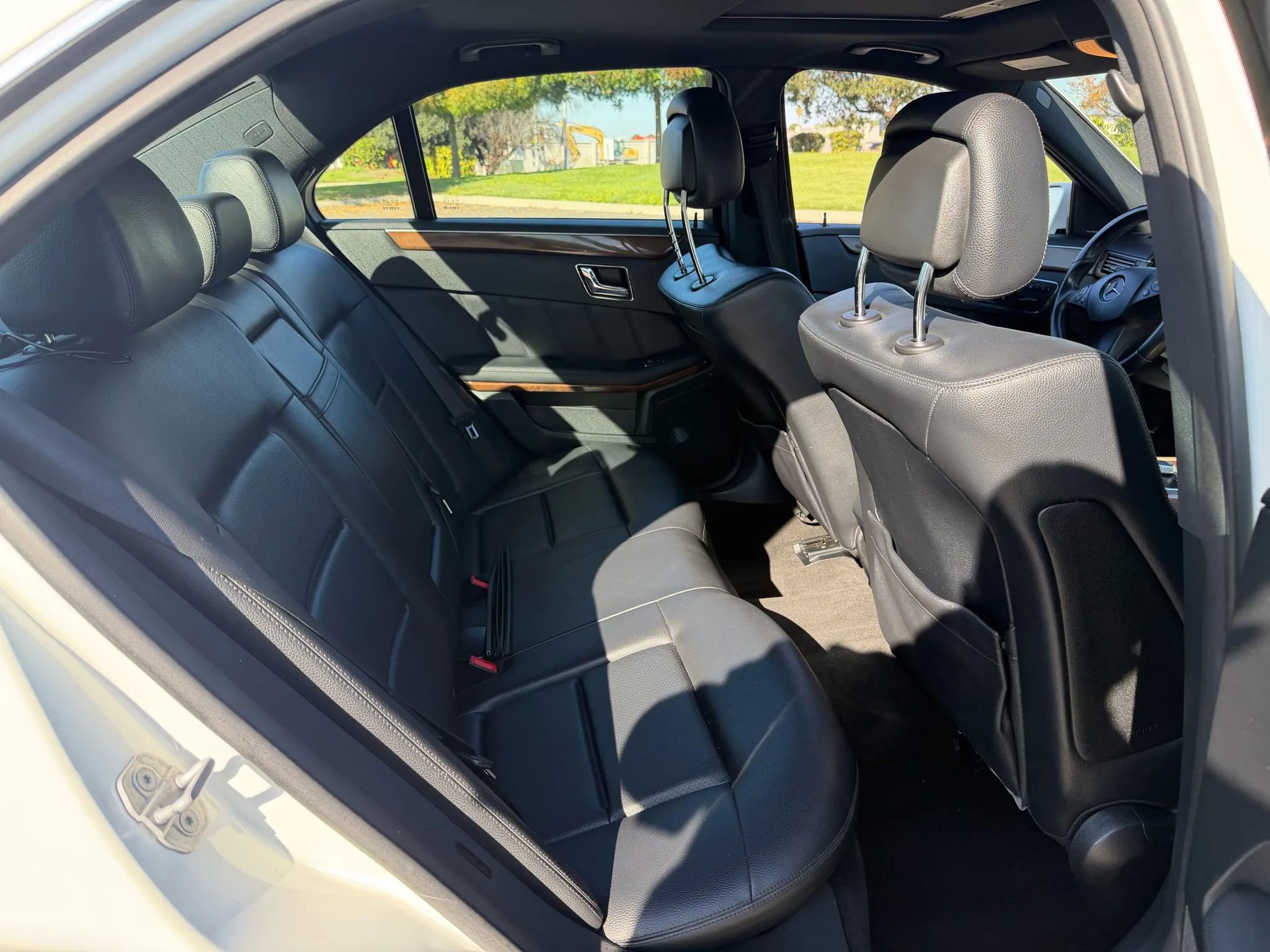 Used 2010 Mercedes-Benz E 350 E 350 Sedan 4D image 12