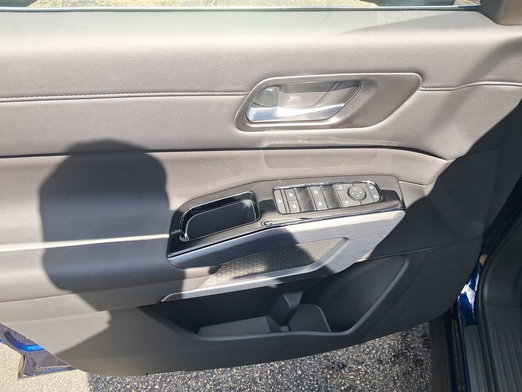 New 2026 Nissan Pathfinder SL AWD/4WD image 11