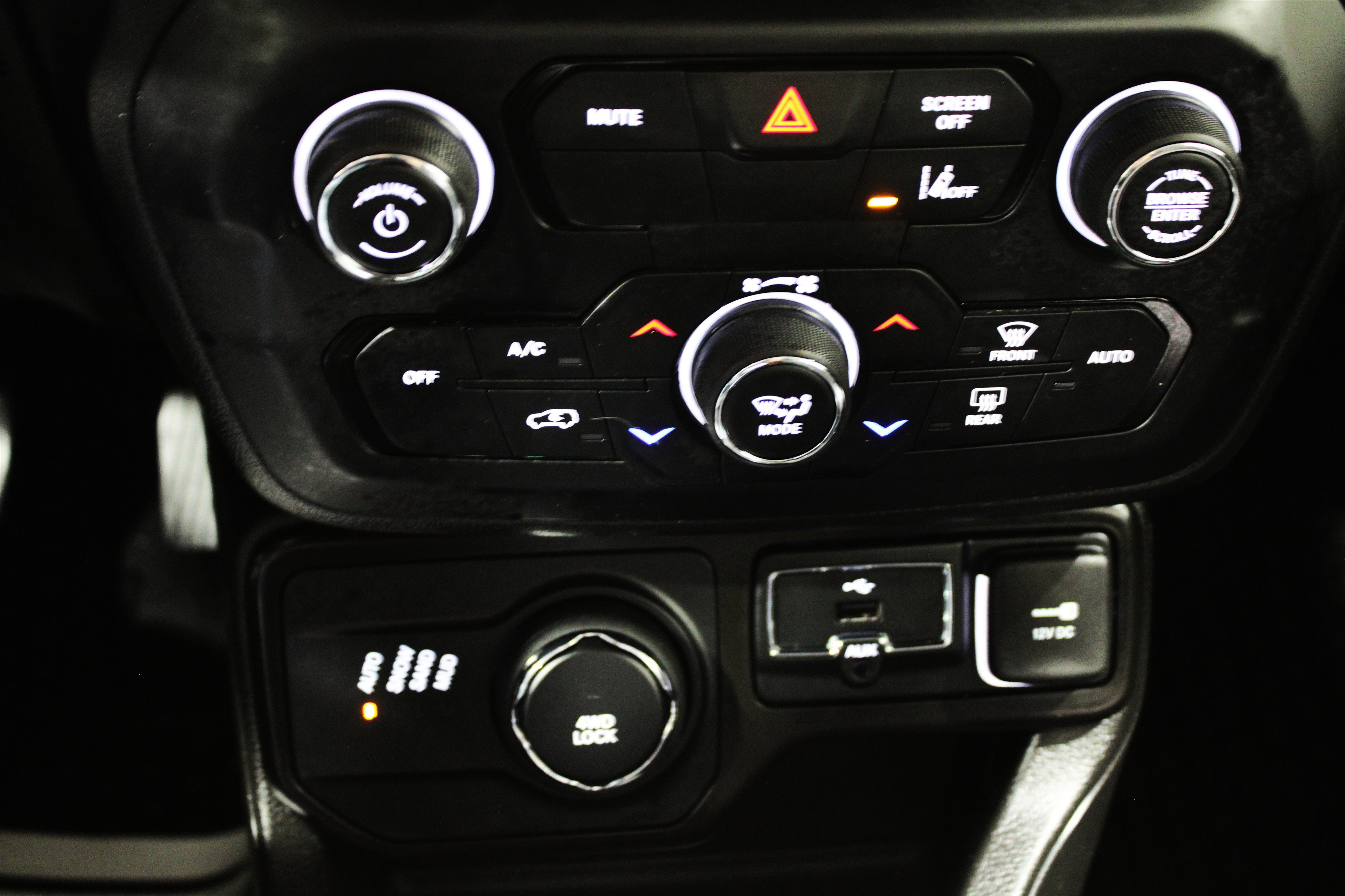 Used 2023 Jeep Renegade Limited image 19