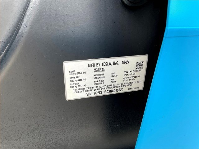 Used 2024 Tesla Cybertruck AWD Crew Cab image 20