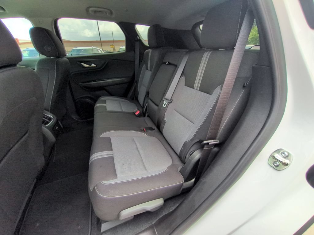 Used 2025 Chevrolet Blazer LT FWD image 27