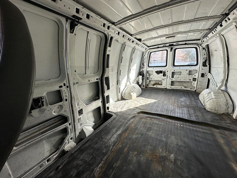 Used 2012 Chevrolet Express 2500 Extended RWD image 14