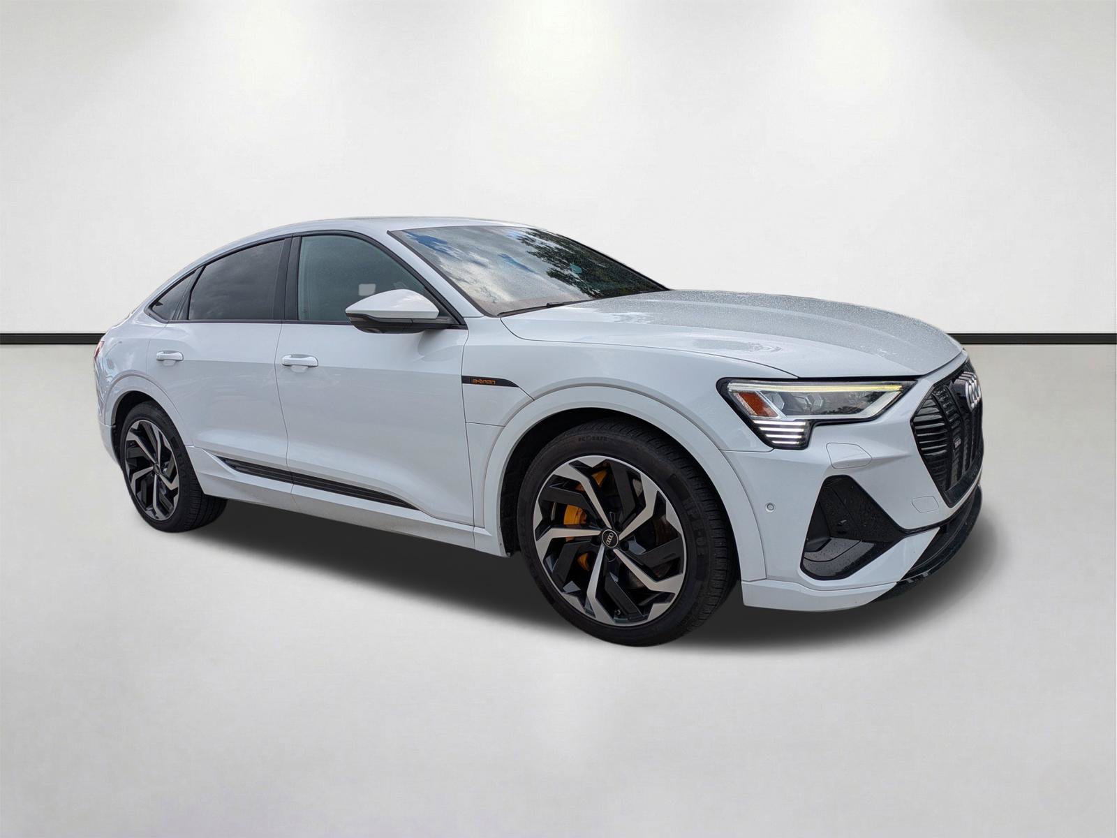 Used 2023 Audi e-tron Premium Plus w/ Premium Plus Package AWD/4WD image 1