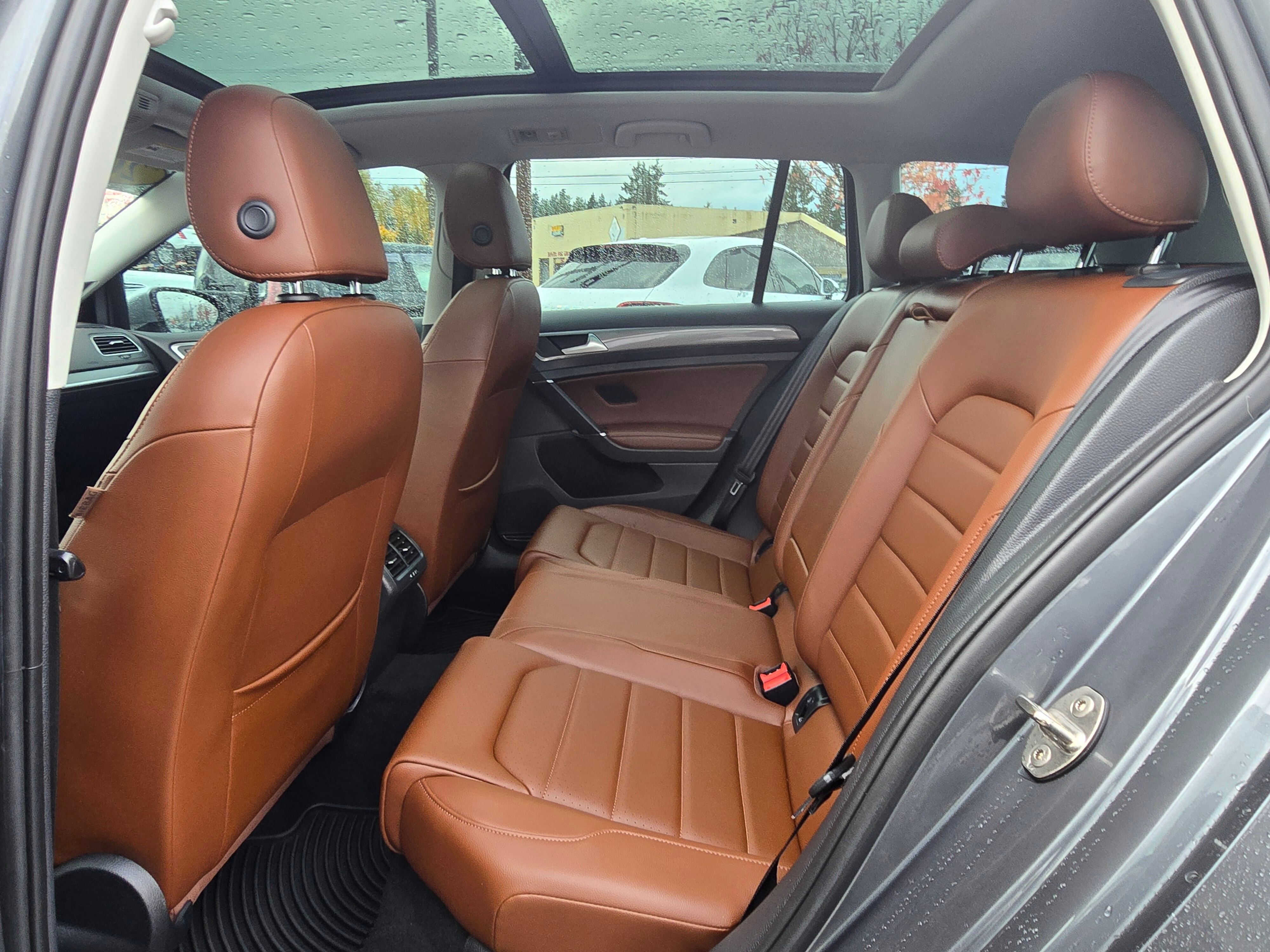 Used 2019 Volkswagen Golf Alltrack SEL image 18