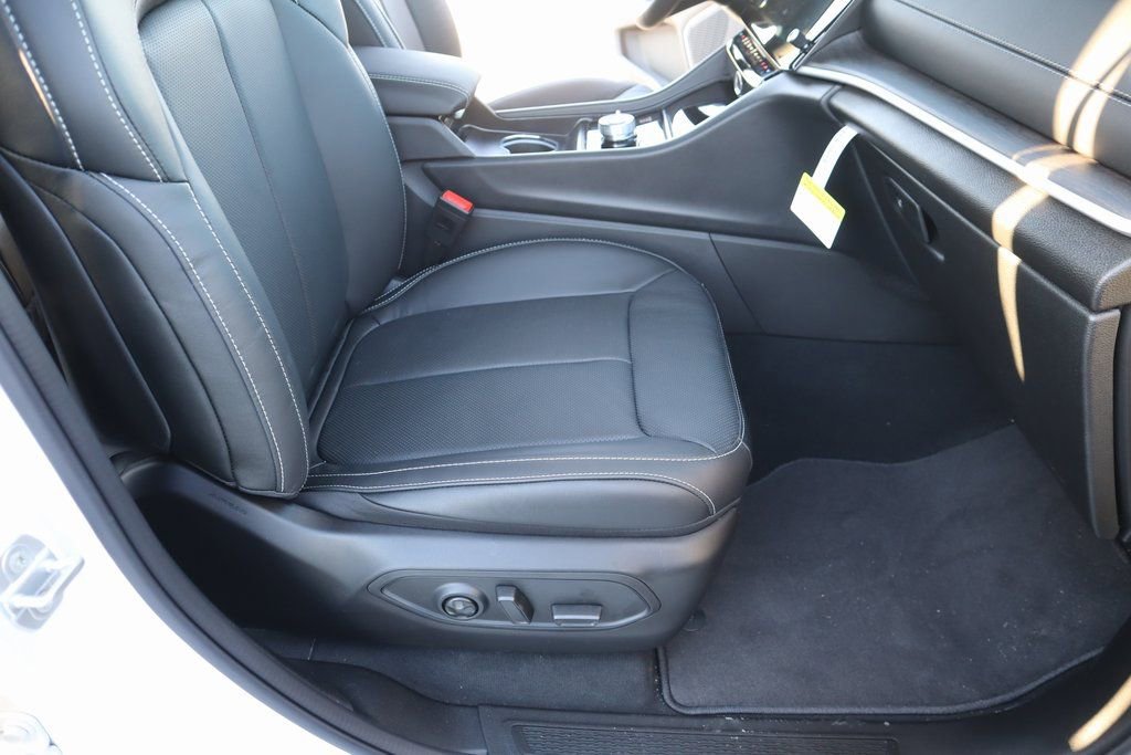 New 2026 Jeep Grand Cherokee Limited image 13