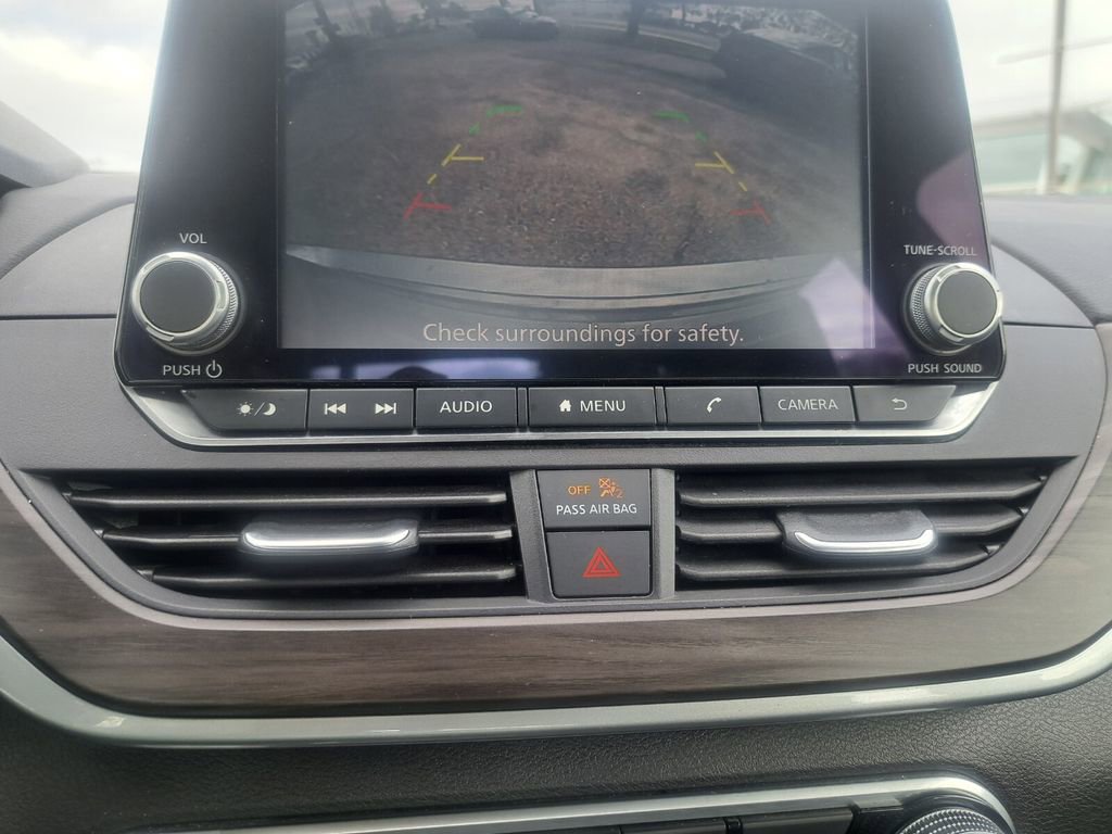 Used 2025 Nissan Altima 2.5 SV image 11