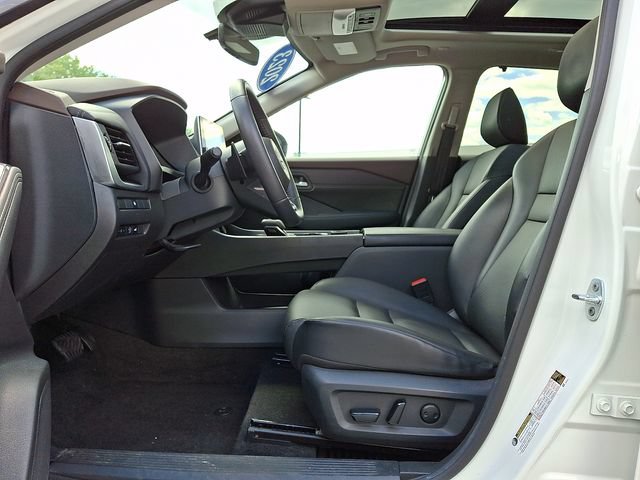 Used 2023 Nissan Rogue SV w/ SV Premium B Package AWD/4WD image 15