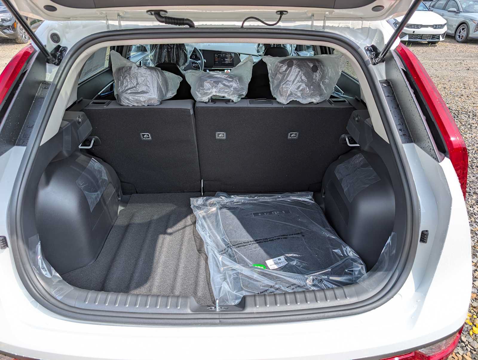 New 2026 Kia Niro LX FWD image 7