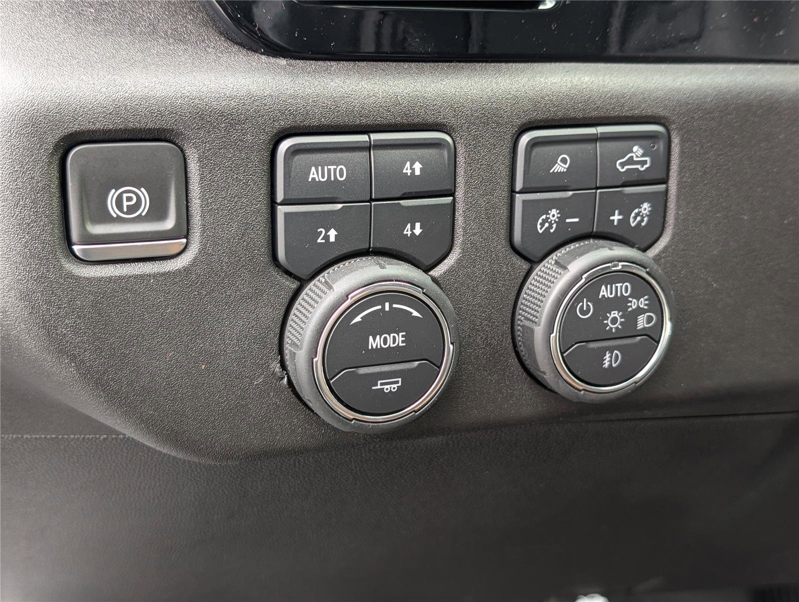 Used 2024 Chevrolet Silverado 3500 High Country w/ High Country Premium Package image 24