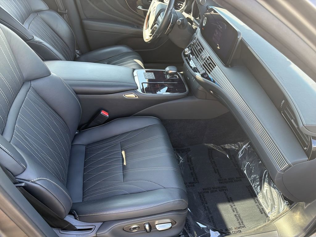 Used 2023 Lexus LS 500 AWD w/ Interior Upgrade Package image 17