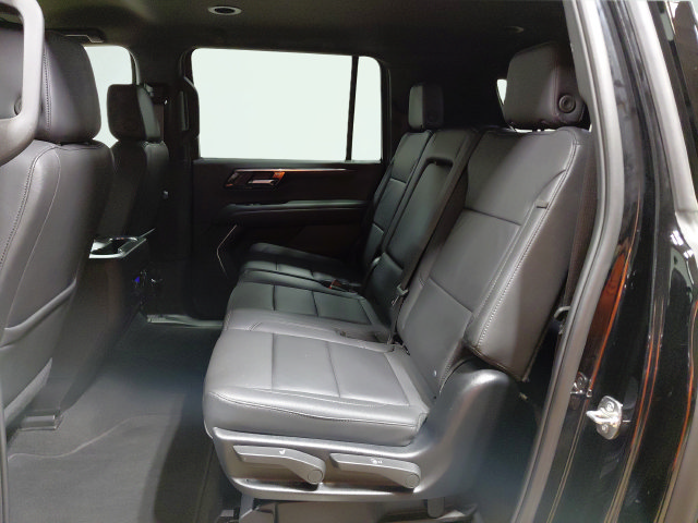 Certified 2025 Chevrolet Suburban Z71 AWD/4WD image 19