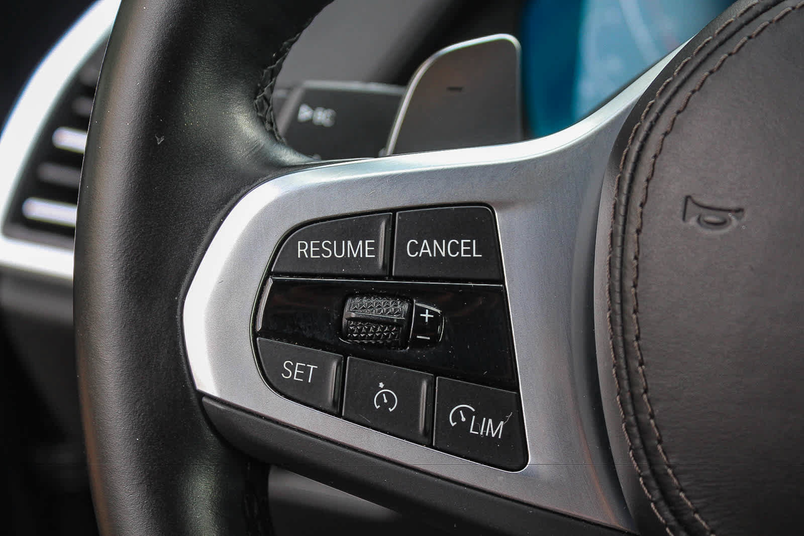 Used 2023 BMW X5 sDrive40i w/ M Sport Package RWD image 22