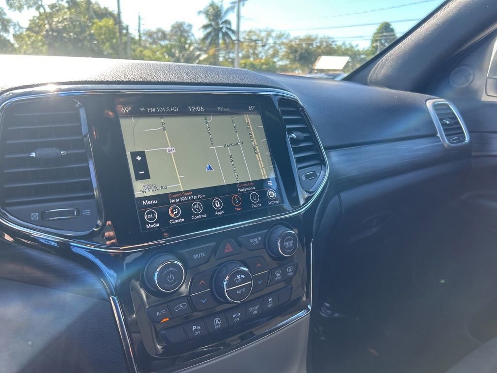 Certified 2021 Jeep Grand Cherokee Laredo X image 11