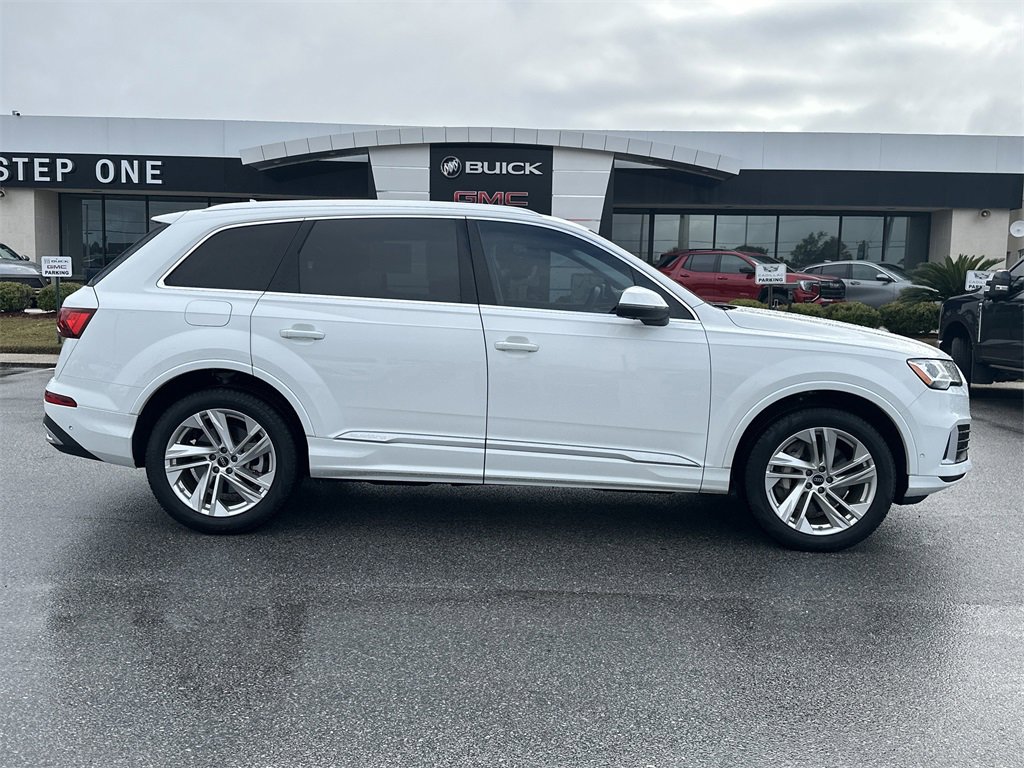Used 2023 Audi Q7 2.0T Premium w/ Convenience Package image 8