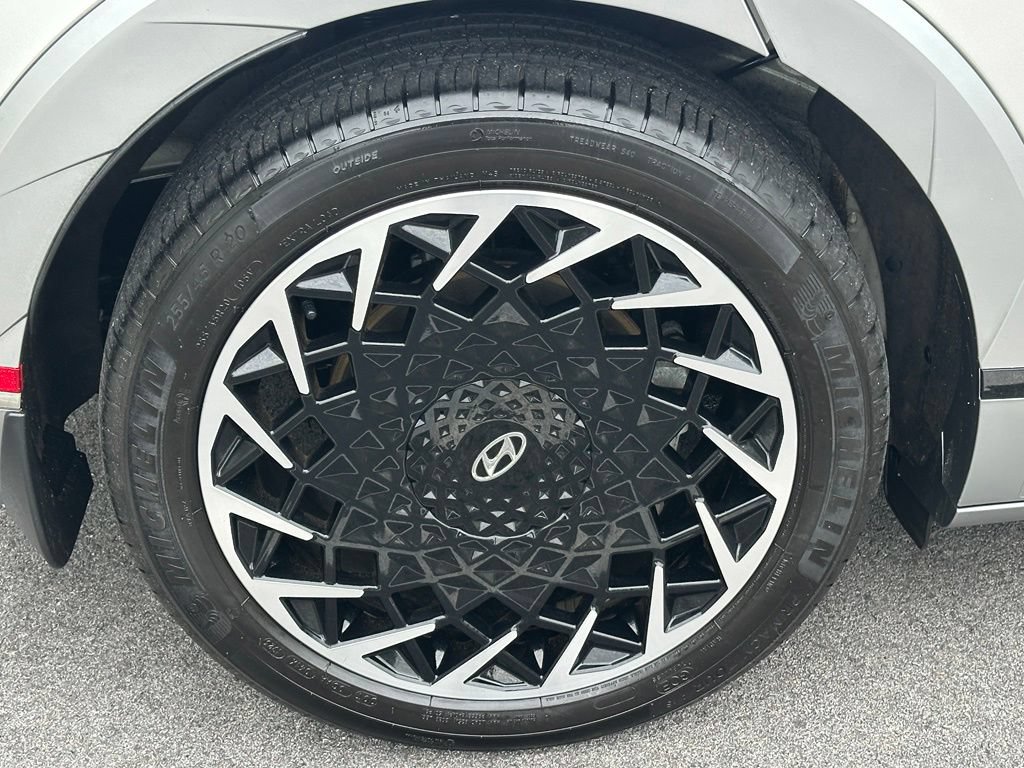 Certified 2024 Hyundai Ioniq 5 Limited AWD/4WD image 9
