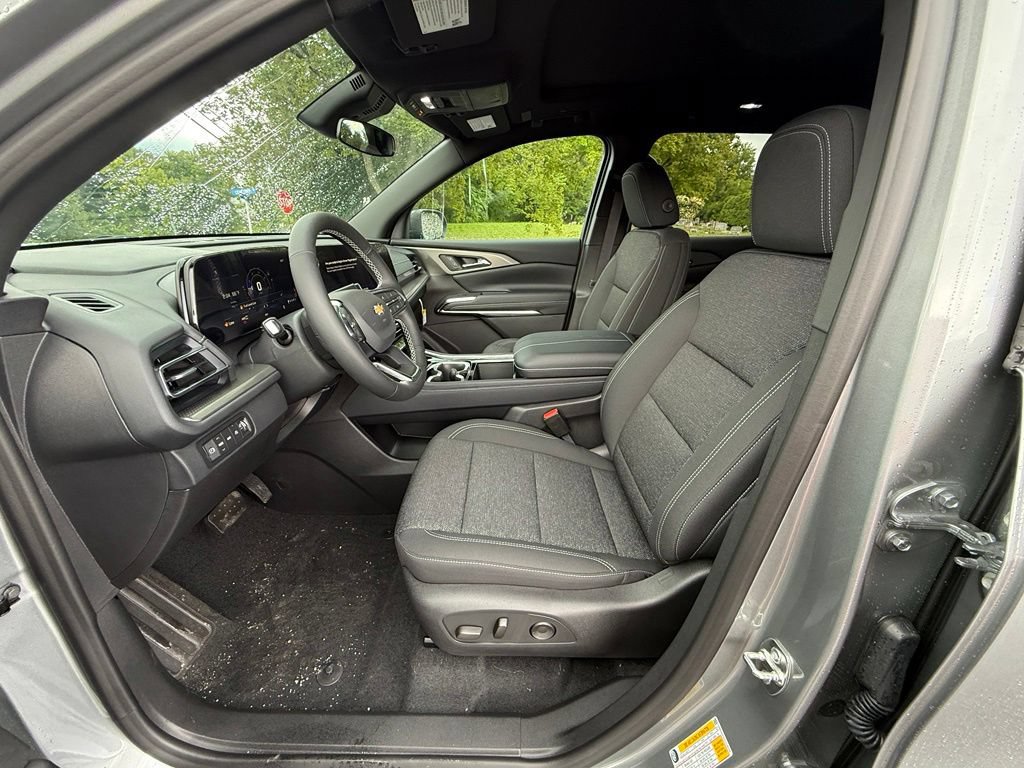 New 2027 Chevrolet Traverse LT w/ Sun and Wheel Package AWD/4WD image 17