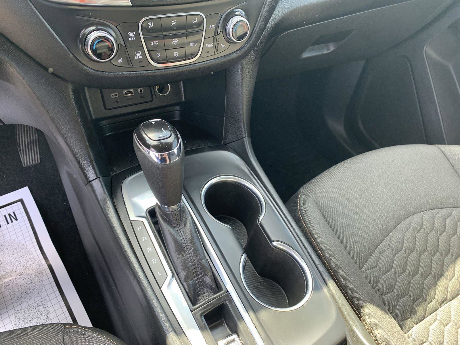 Used 2020 Chevrolet Equinox LT w/ Driver Convenience Package image 15