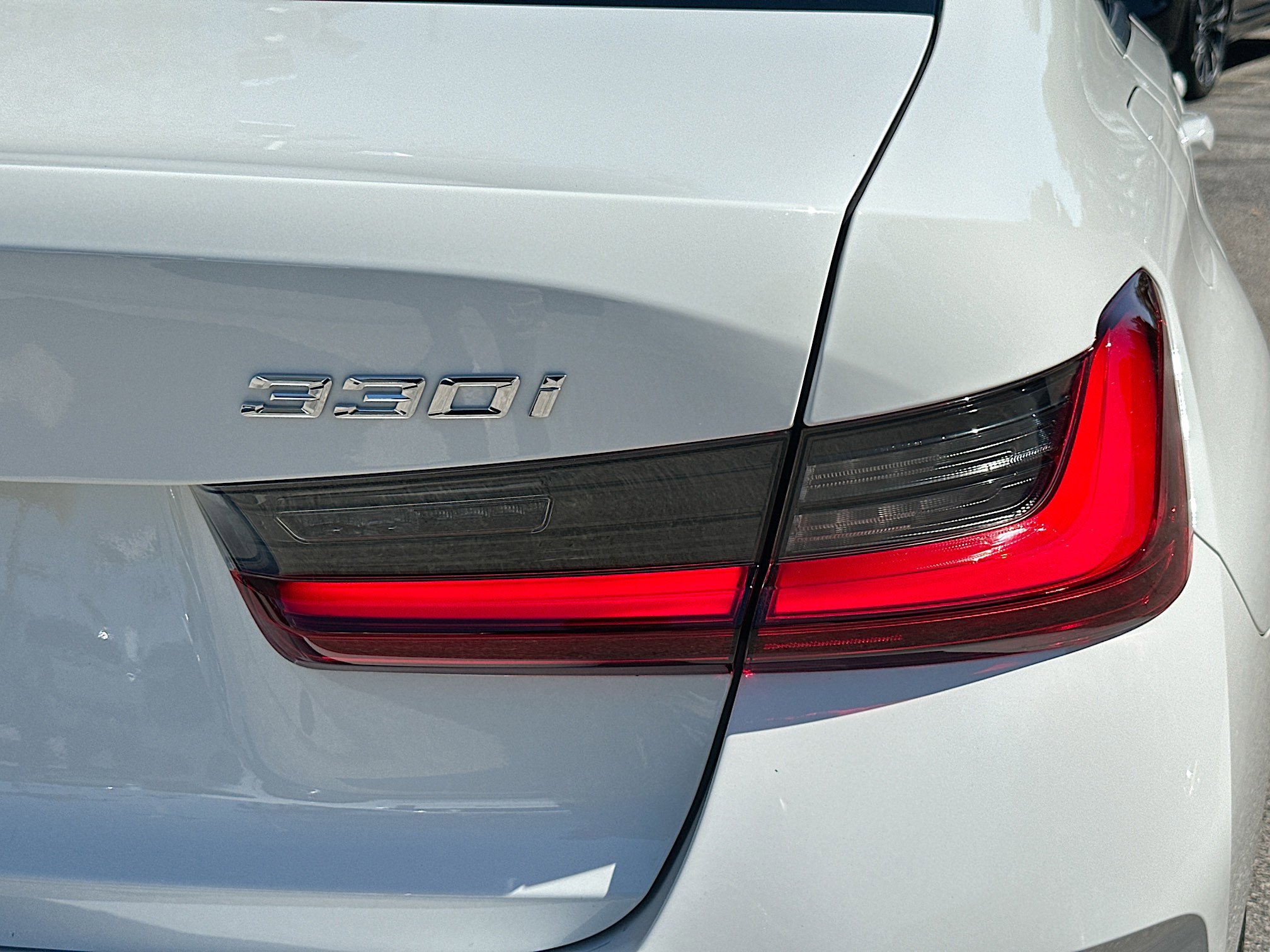 Used 2025 BMW 330i Sedan w/ M Sport Package image 32