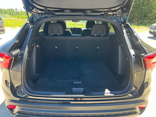 Used 2024 Chevrolet Trax RS w/ Sunroof Package FWD image 25