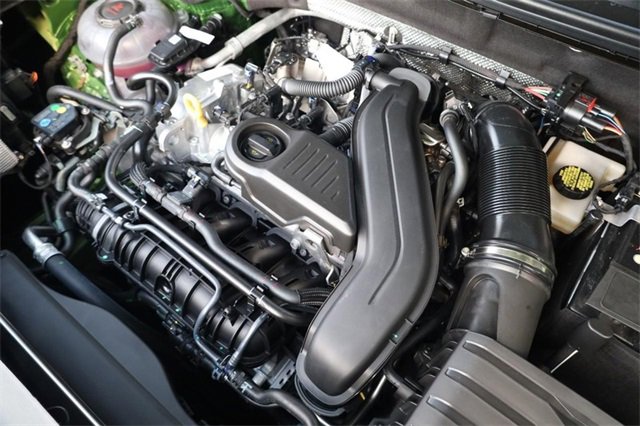 New 2025 Volkswagen Taos SEL image 28