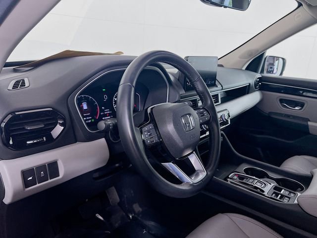 Used 2025 Honda Pilot EX-L image 10