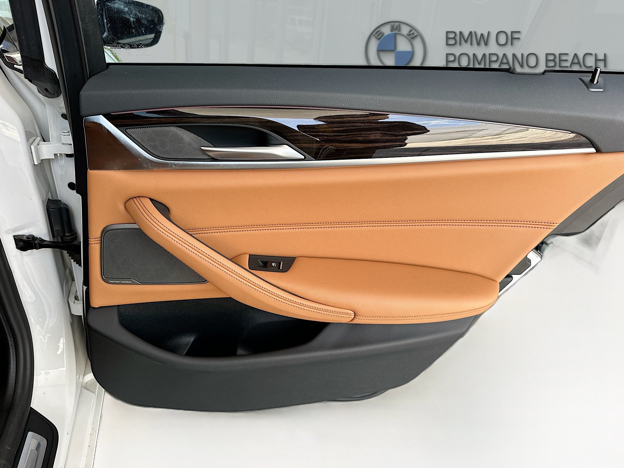 Used 2023 BMW 530i w/ Premium Package RWD image 27
