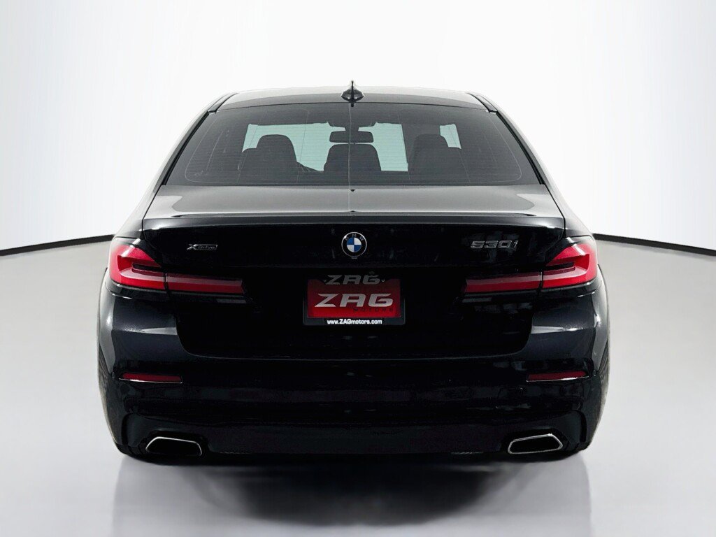 Used 2021 BMW 530i xDrive w/ Convenience Package AWD/4WD image 4