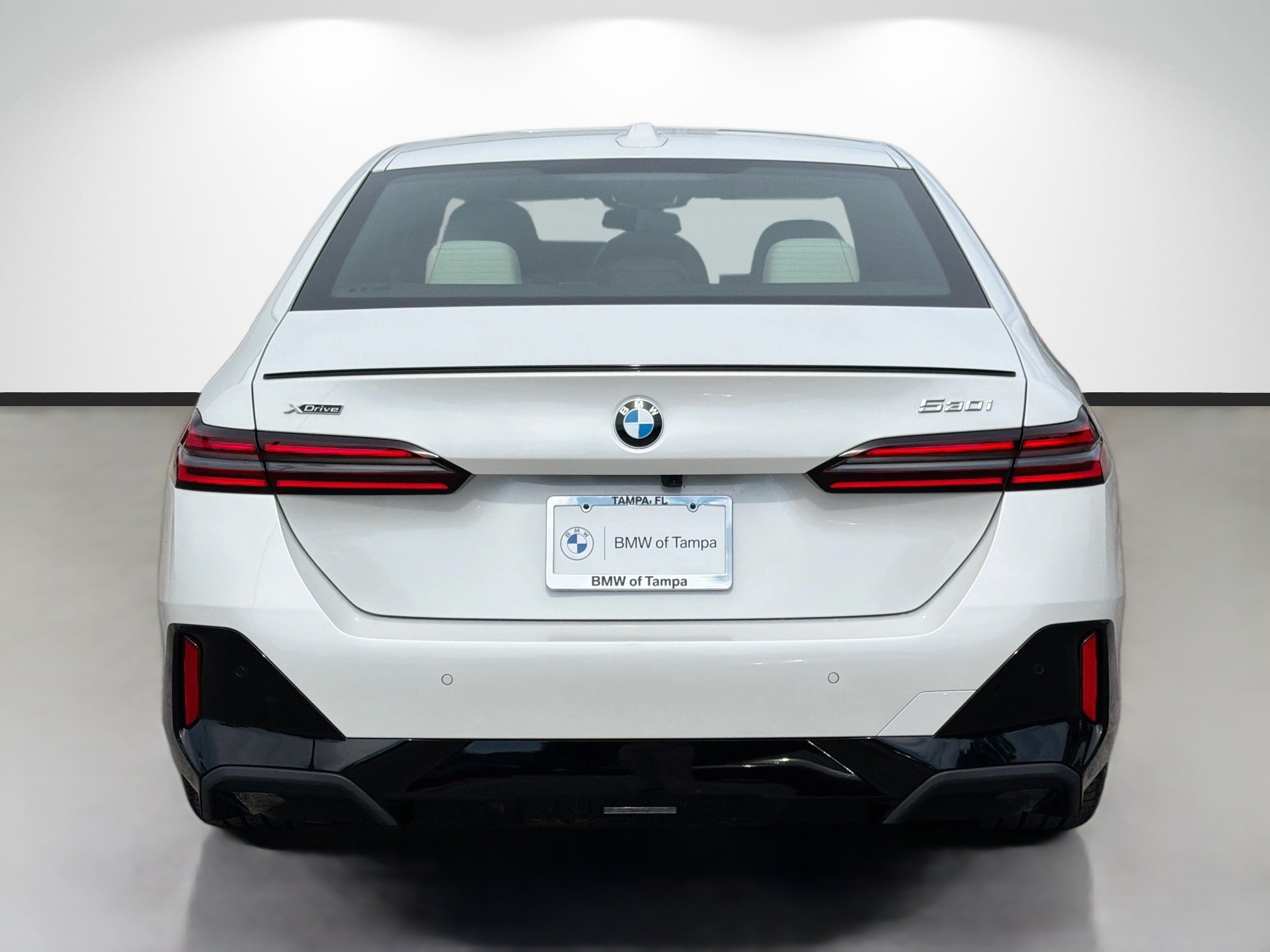 New 2027 BMW 530i xDrive w/ M Sport Package AWD/4WD image 4