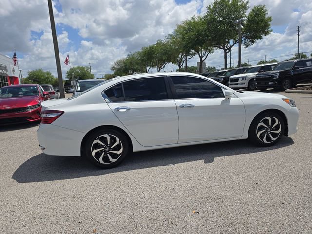 Used 2017 Honda Accord EX-L image 9