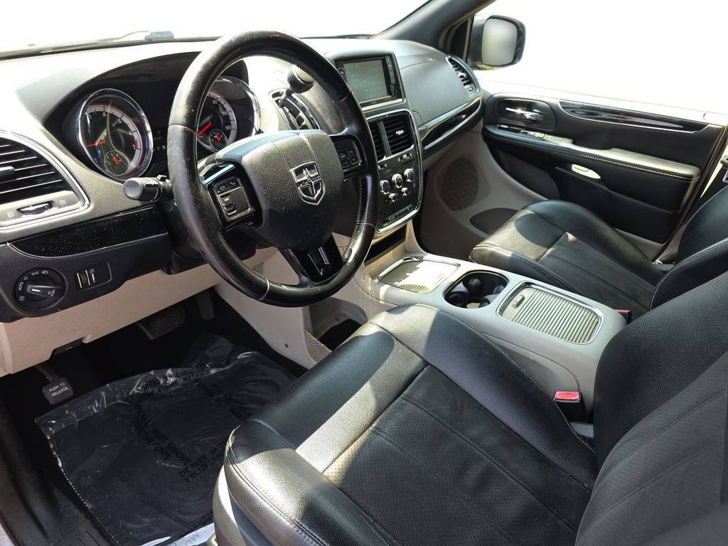 Used 2019 Dodge Grand Caravan SXT FWD image 17
