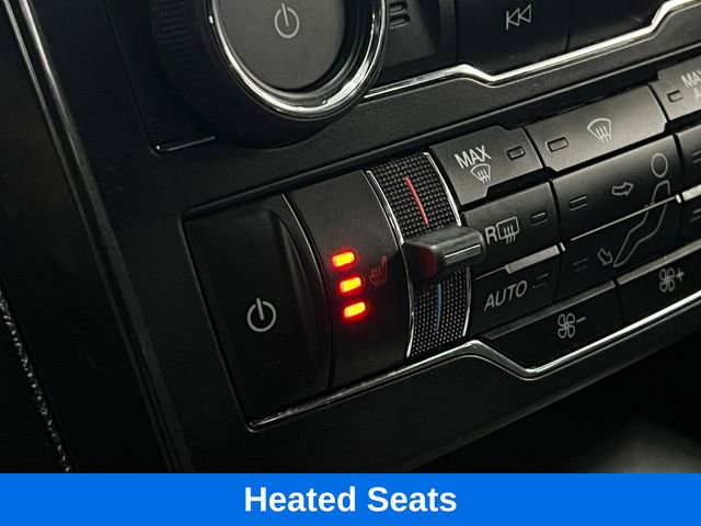 Used 2018 Ford Explorer XLT image 3