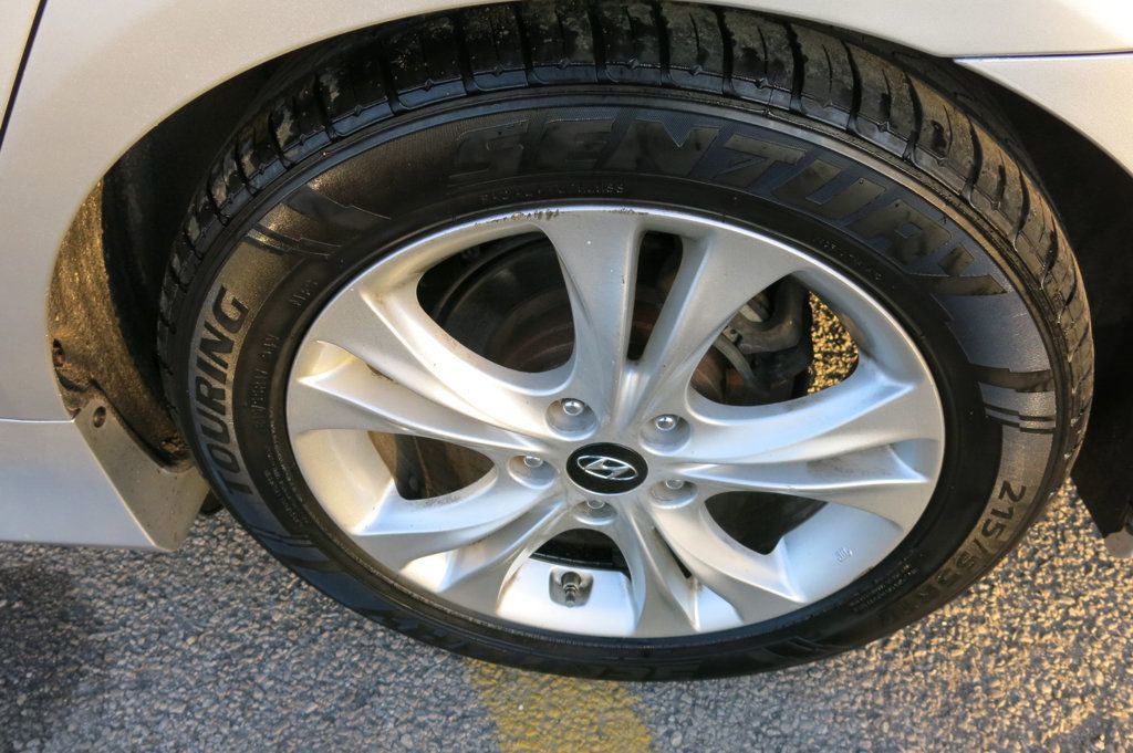 Used 2013 Hyundai Sonata Limited w/ Premium Pkg image 35