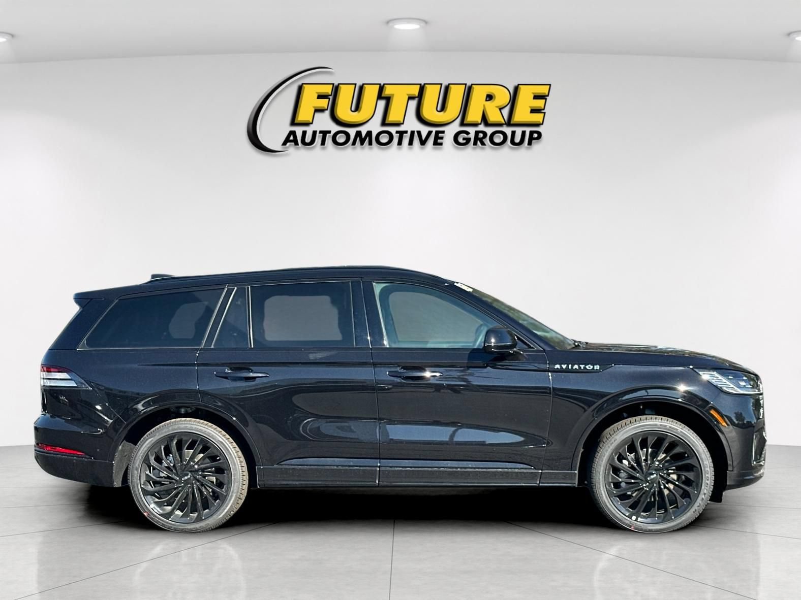 New 2026 Lincoln Aviator Reserve AWD/4WD image 2